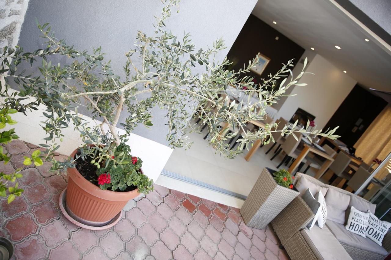 Guest House Lorenta Vodice Exterior photo